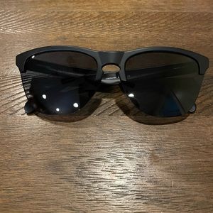 New Oakley Frogskins